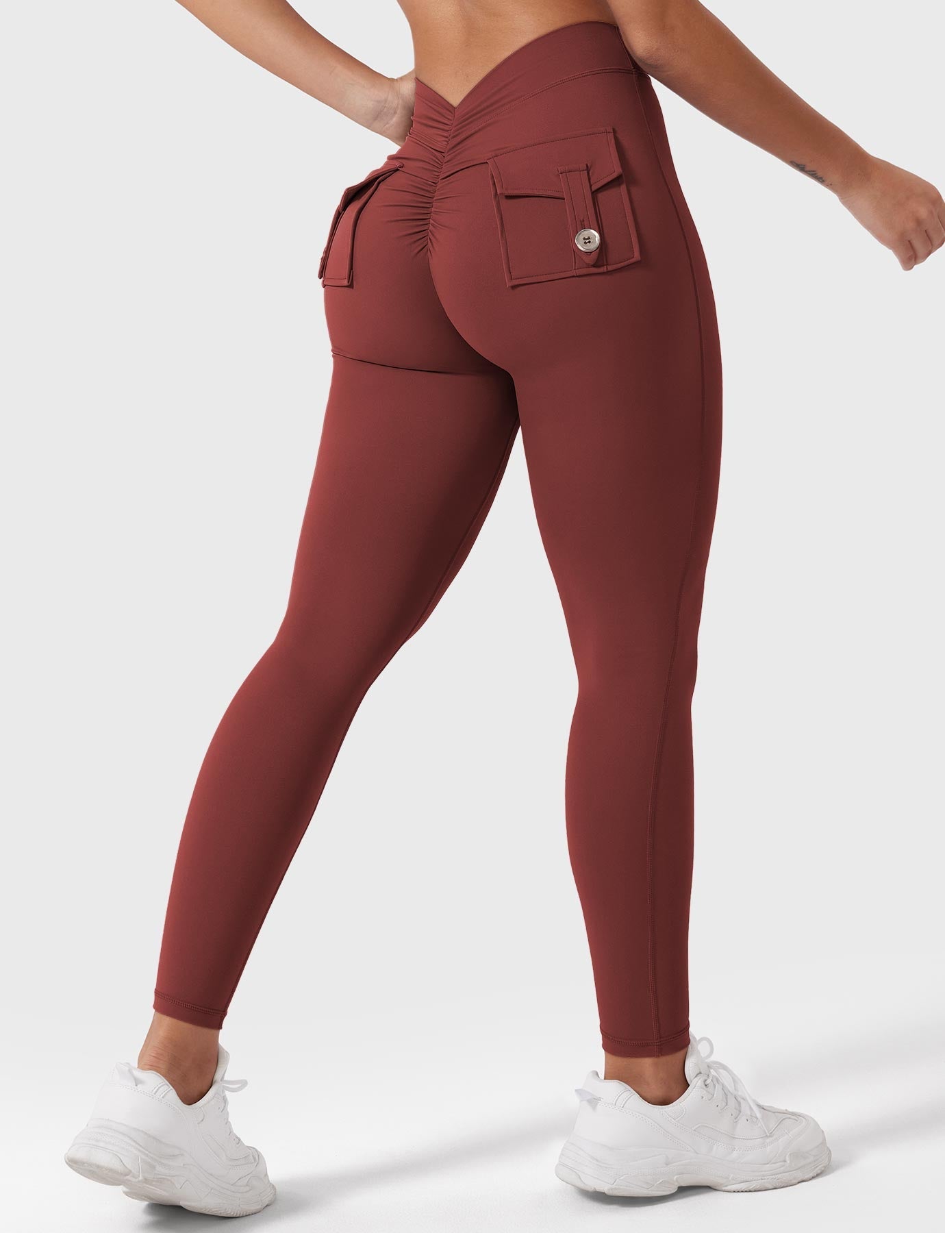 YGLEO V-Back Charm Leggings