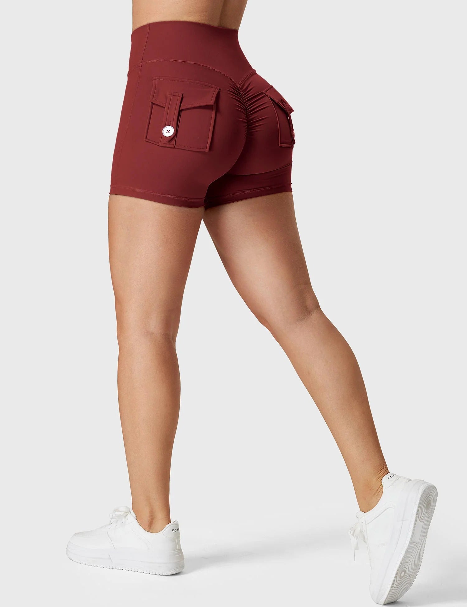 YGLEO V-waistband Charm Shorts