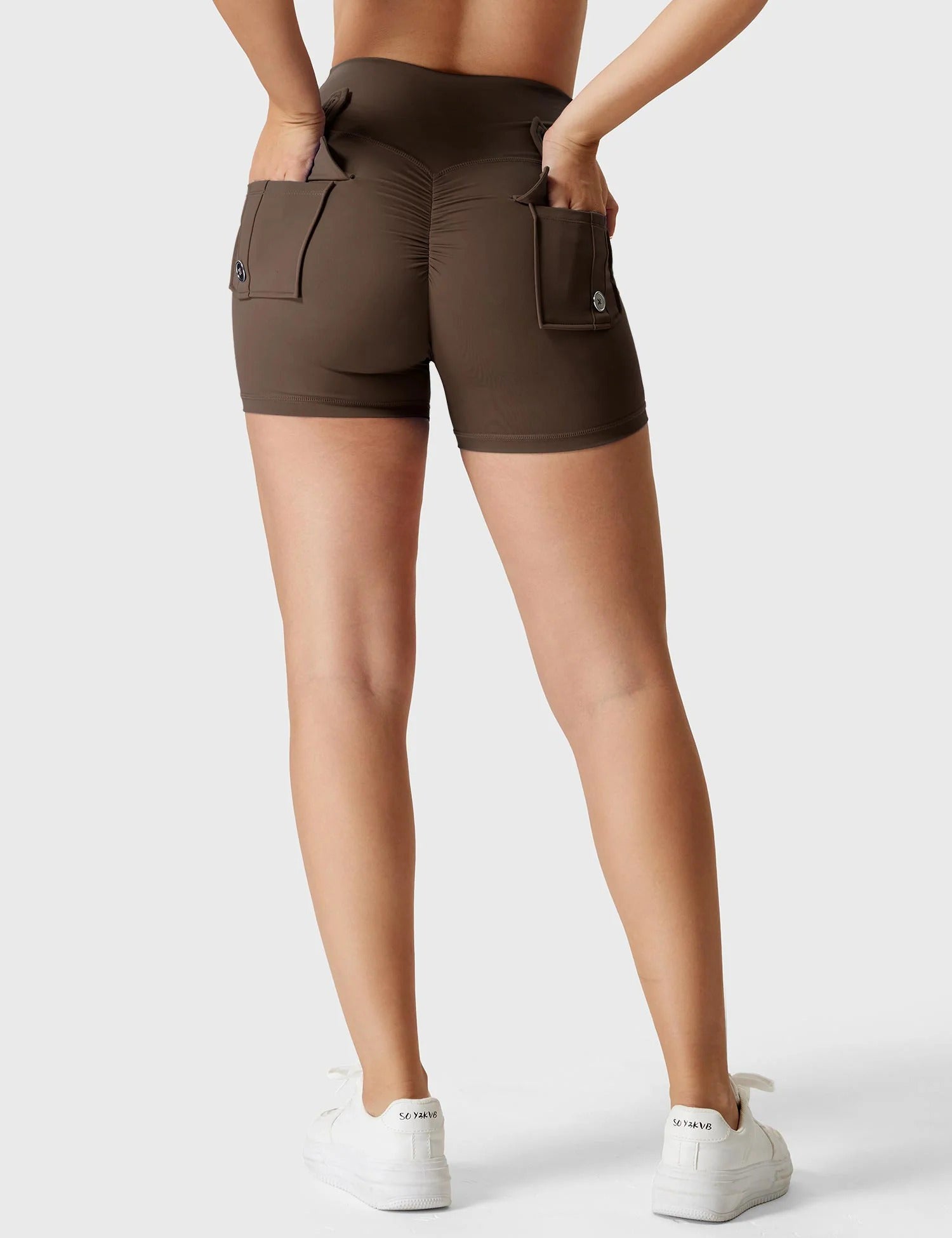 YGLEO V-waistband Charm Shorts