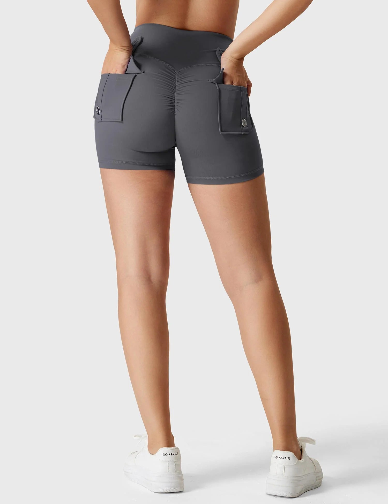 YGLEO V-waistband Charm Shorts
