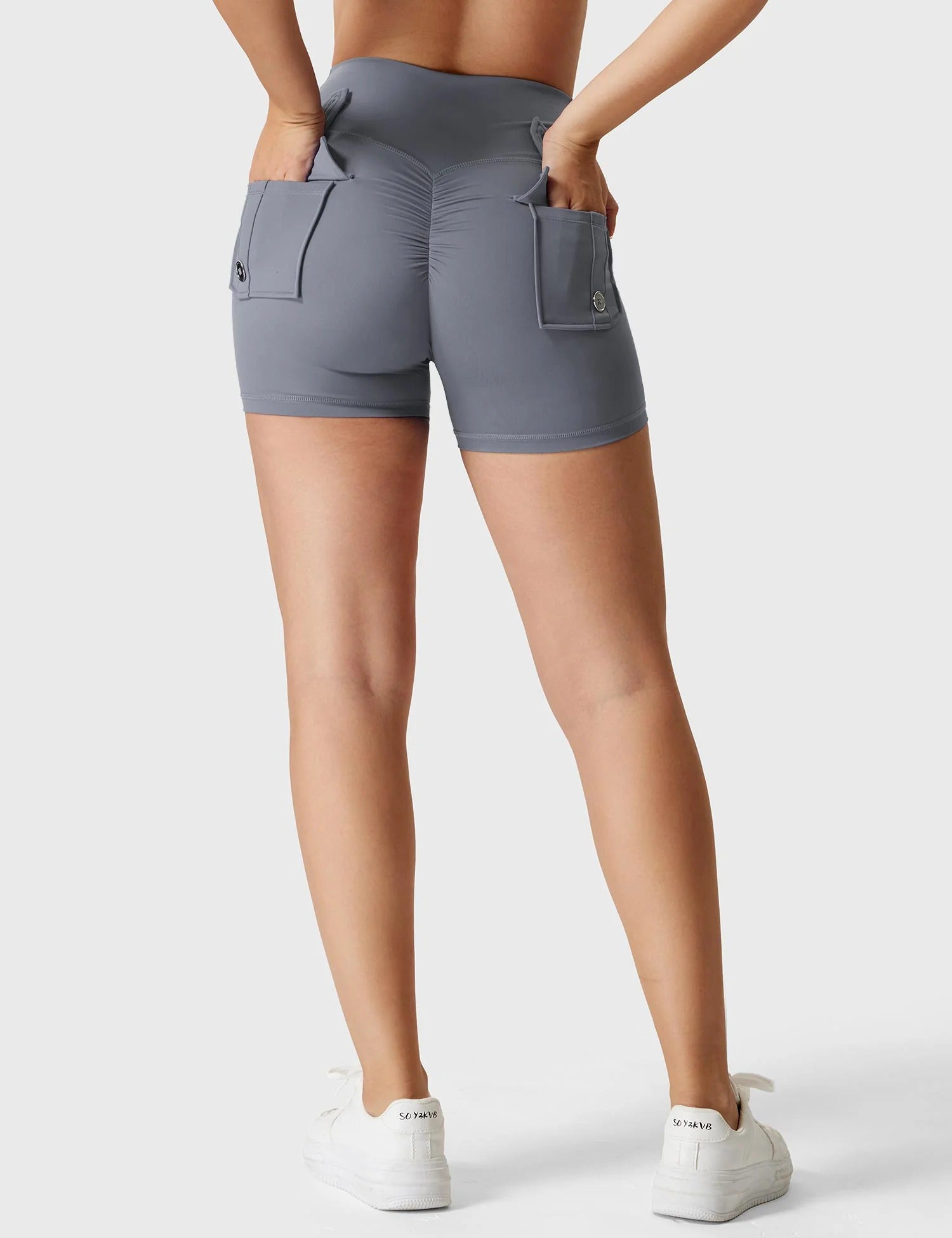YGLEO V-waistband Charm Shorts