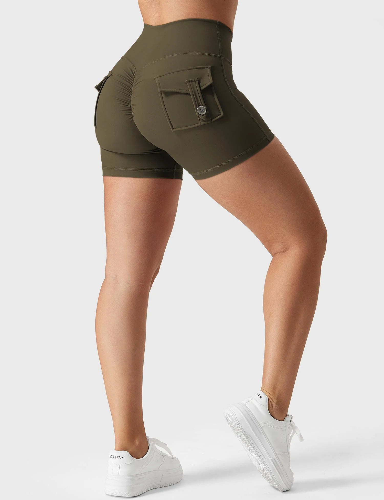 YGLEO V-waistband Charm Shorts