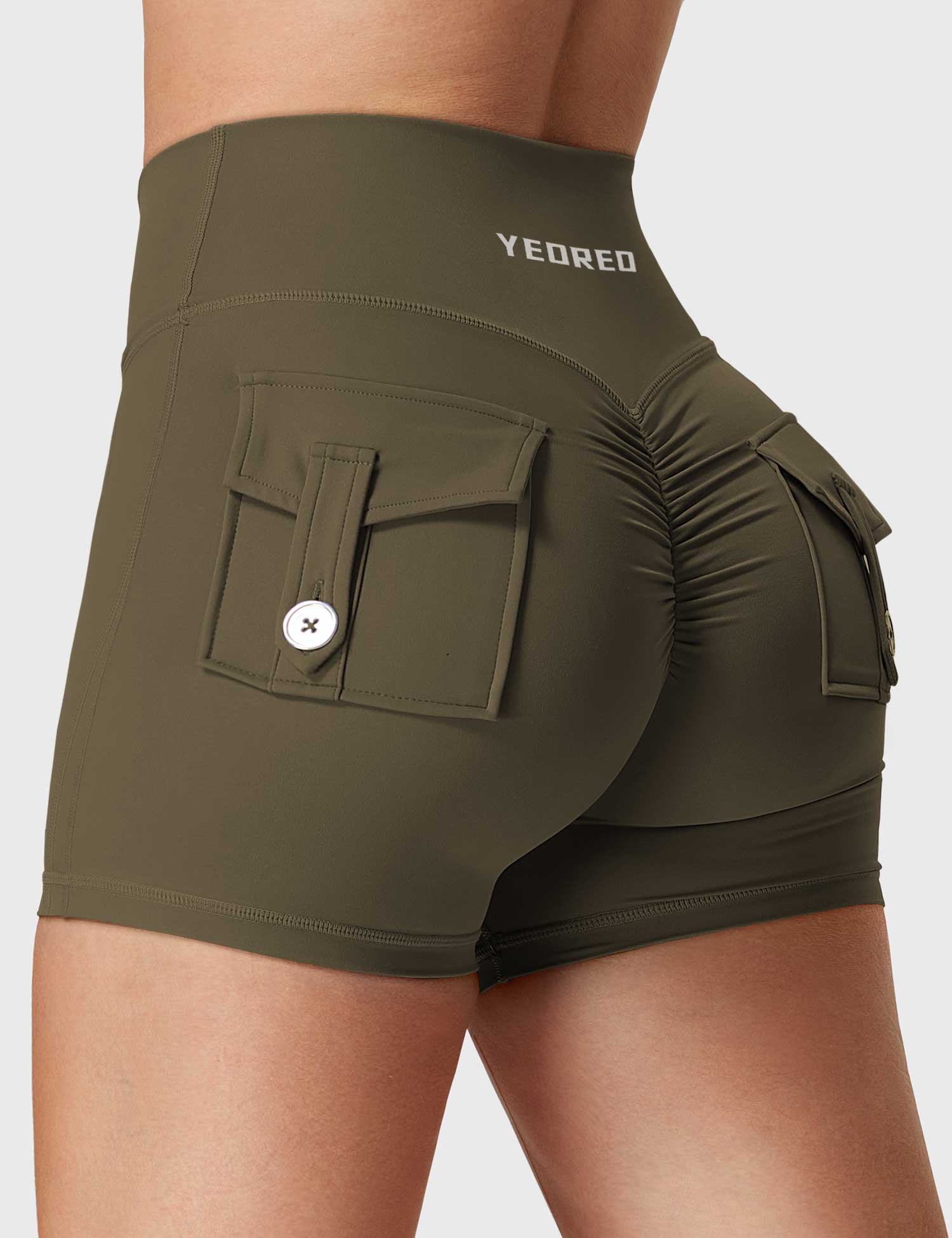 YGLEO V-waistband Charm Shorts