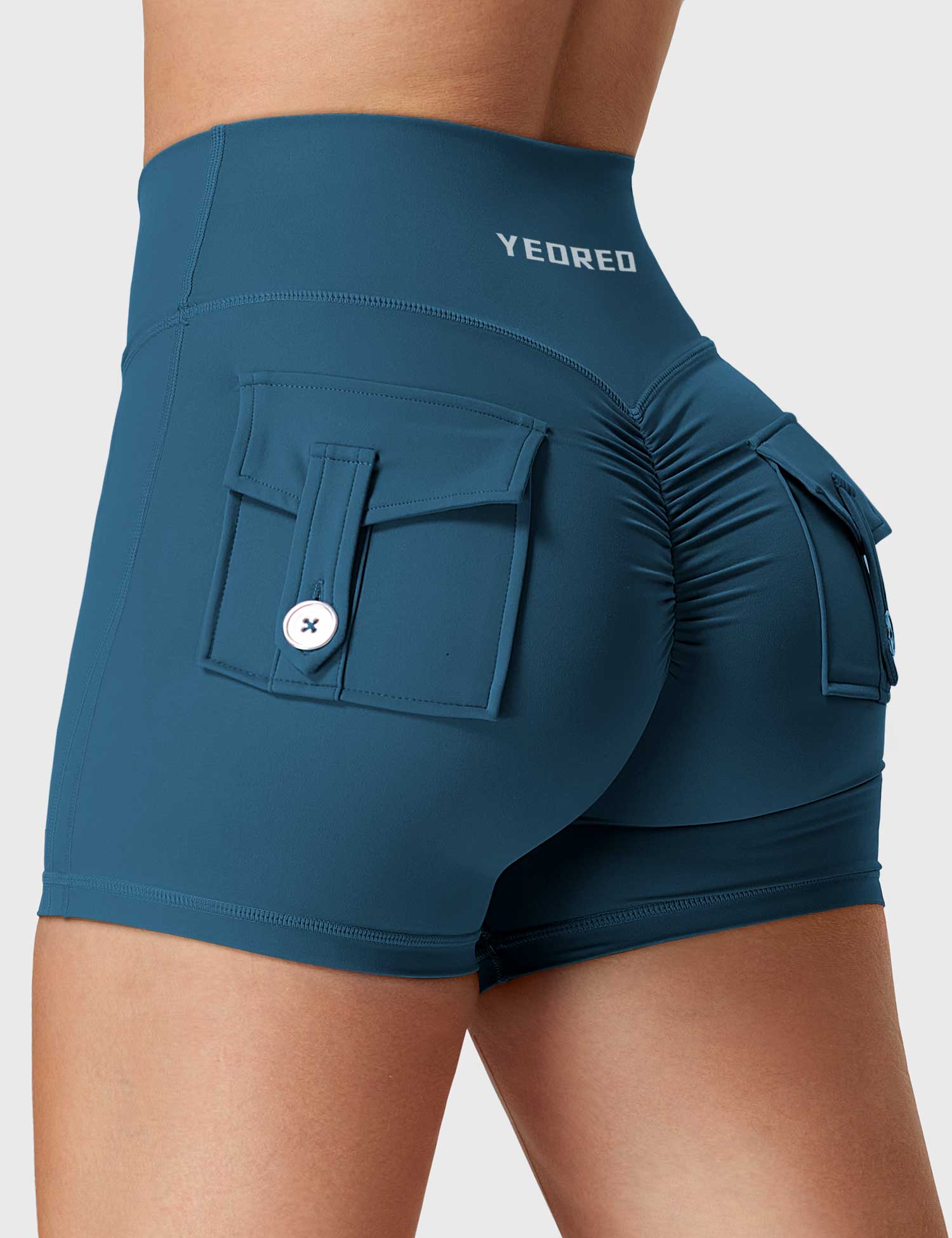 YGLEO V-waistband Charm Shorts