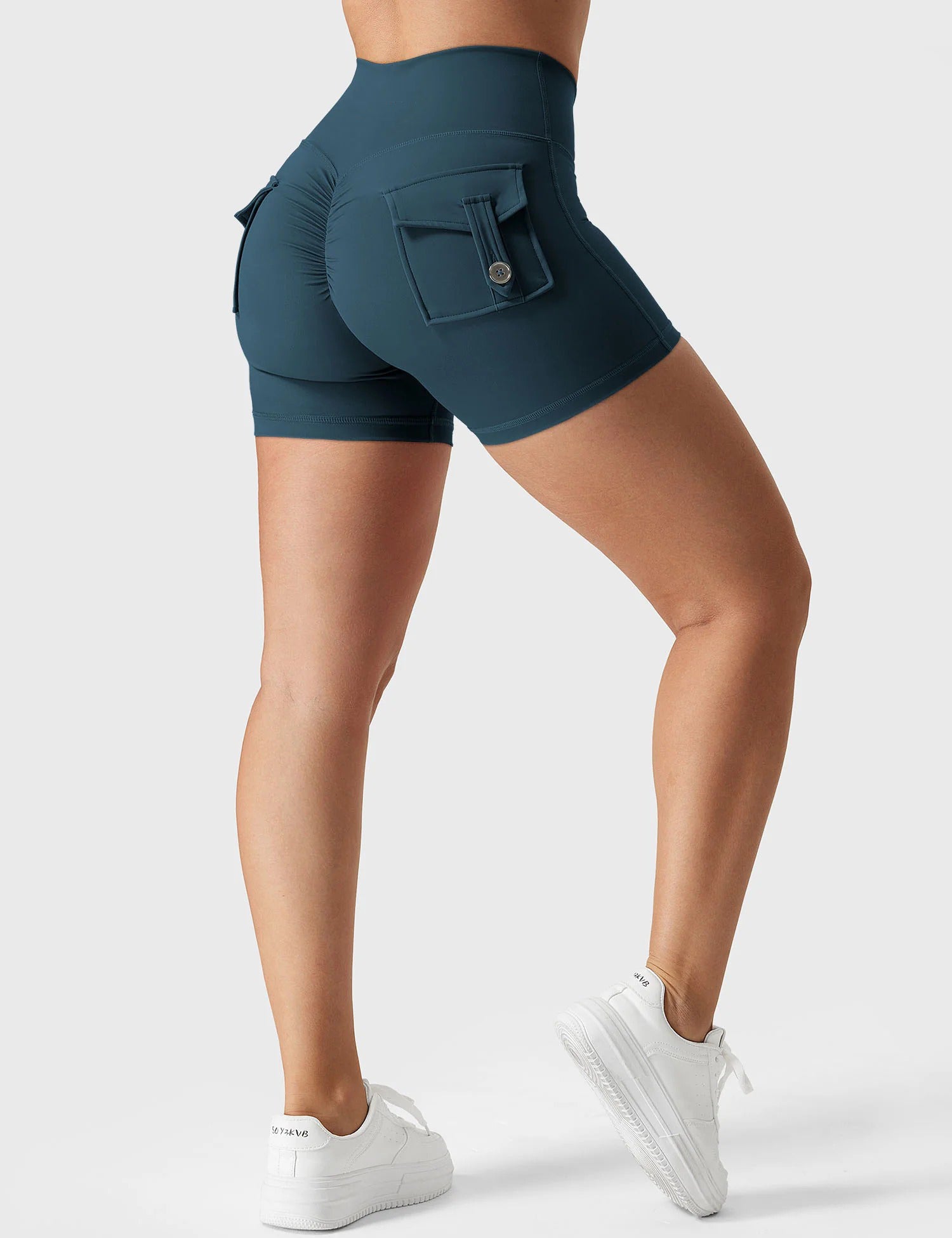 YGLEO V-waistband Charm Shorts