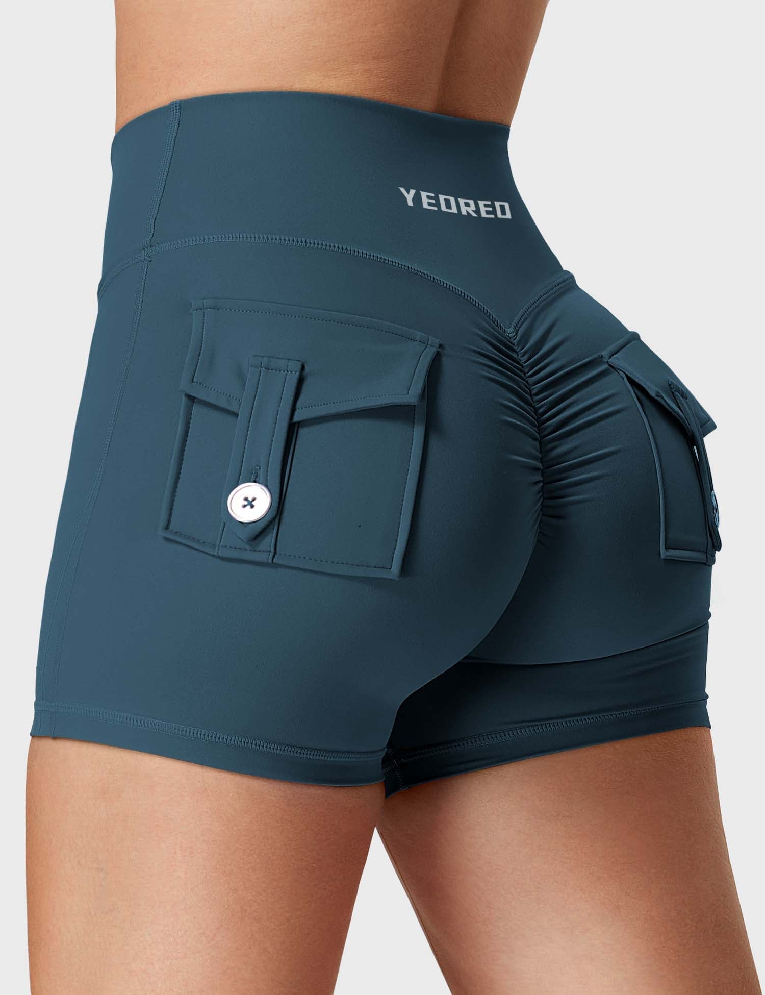 YGLEO V-waistband Charm Shorts