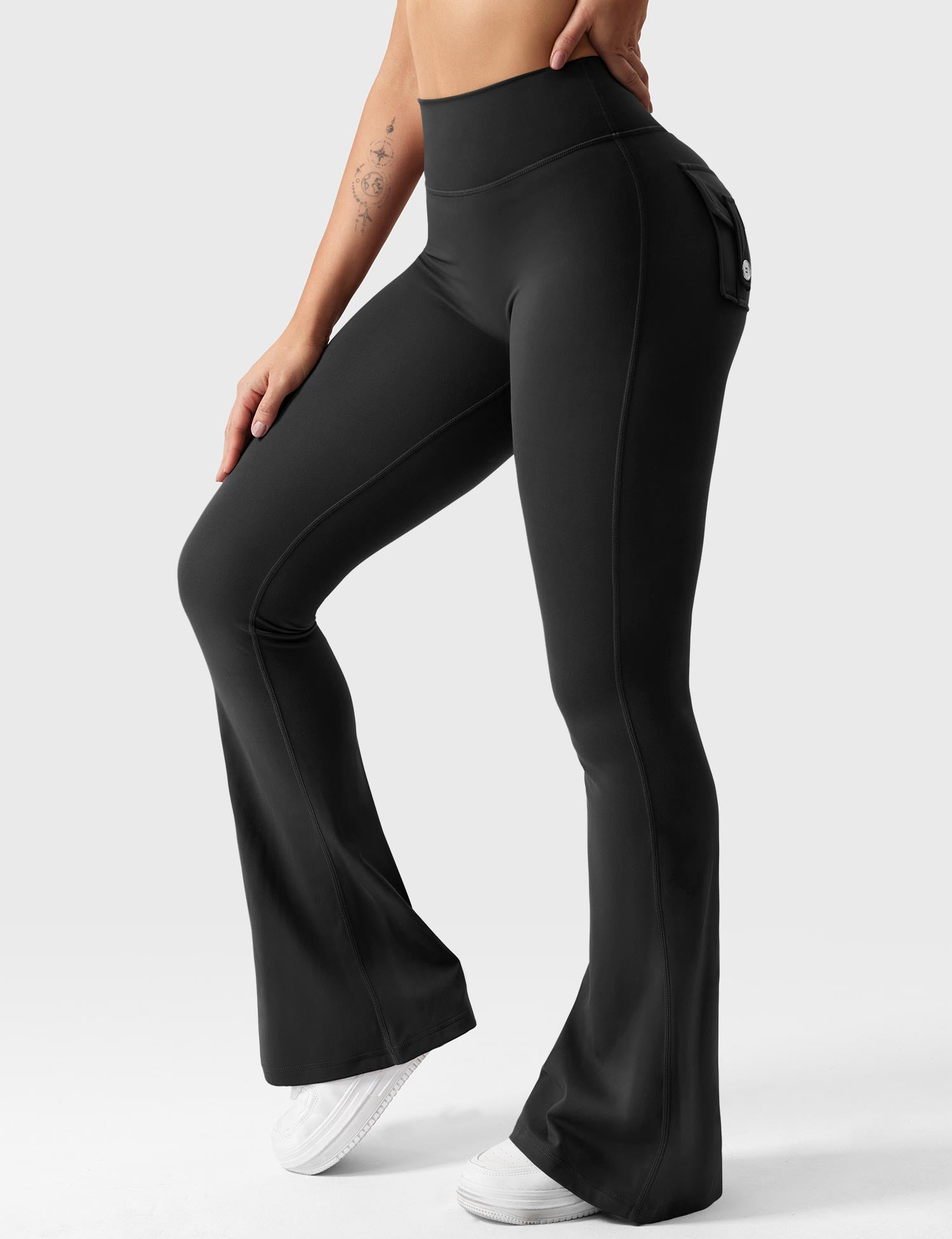 YGLEO Brittany Flared Leggings with Pockets