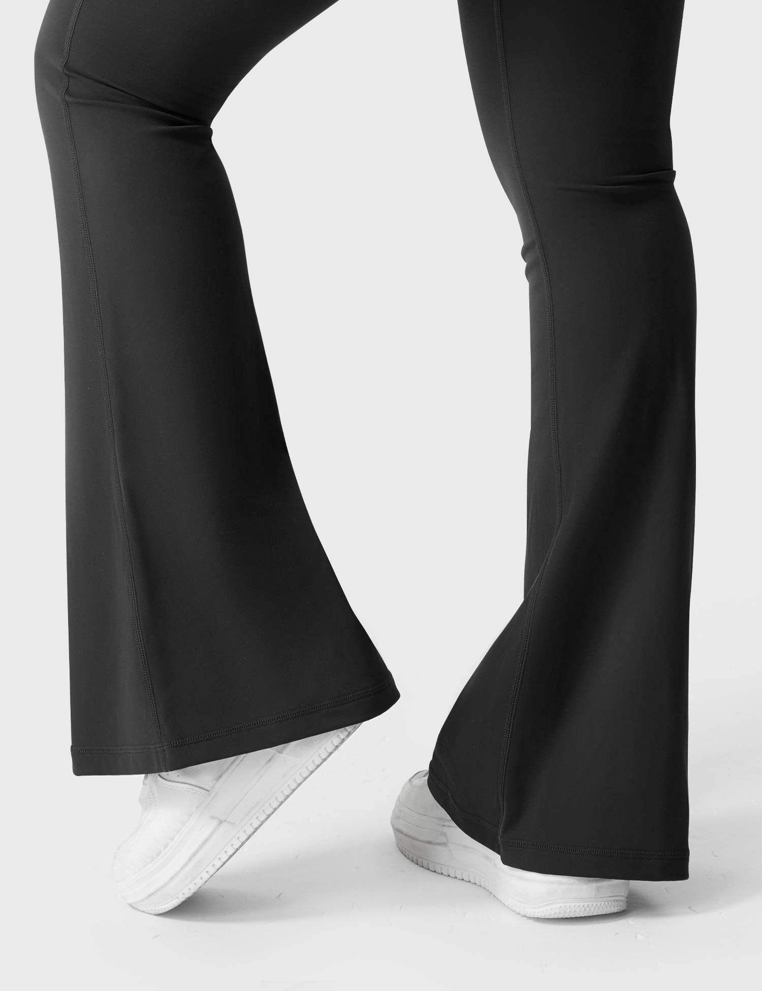 YGLEO Brittany Flared Leggings with Pockets