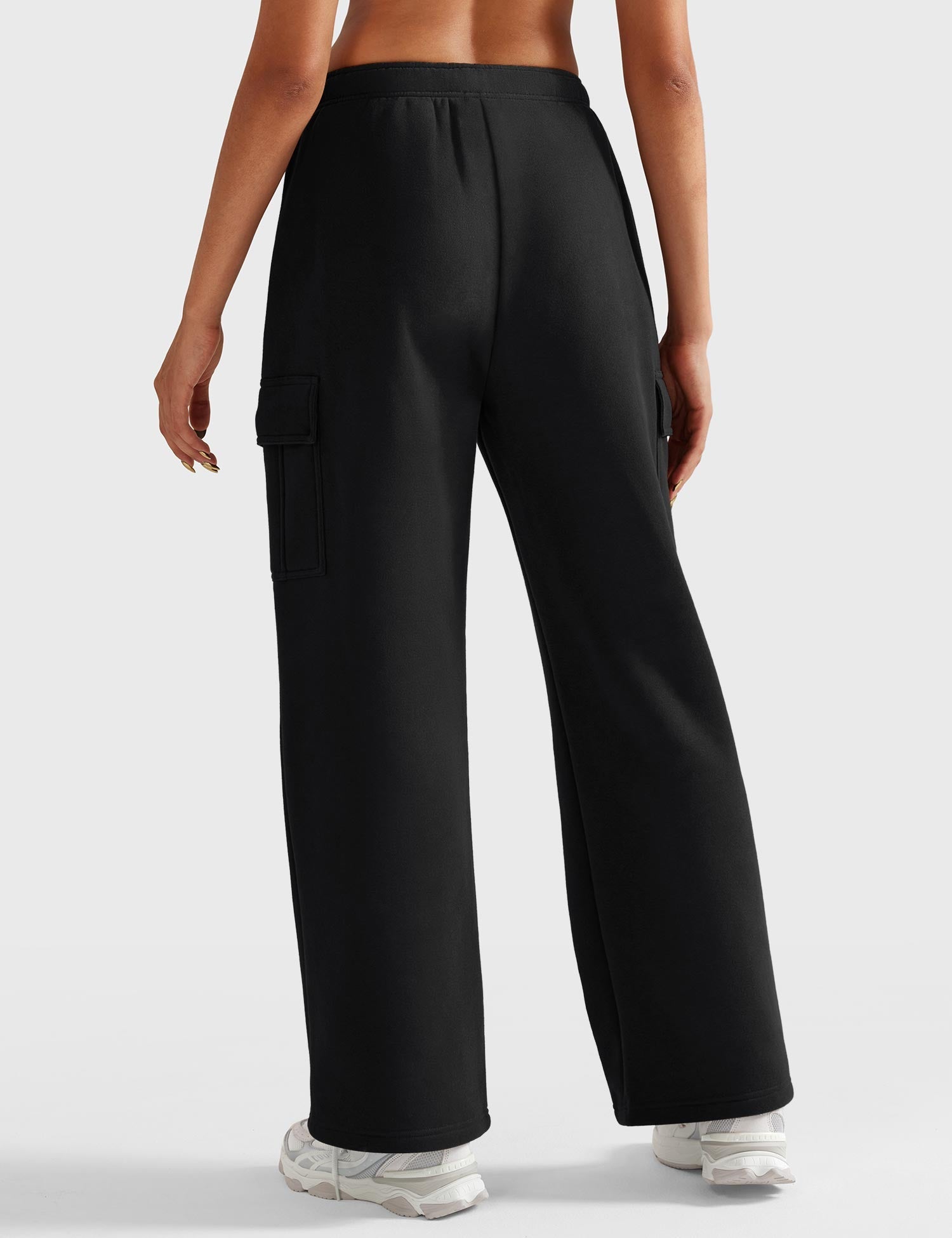 YGLEO Nairi Cargo Sweatpants