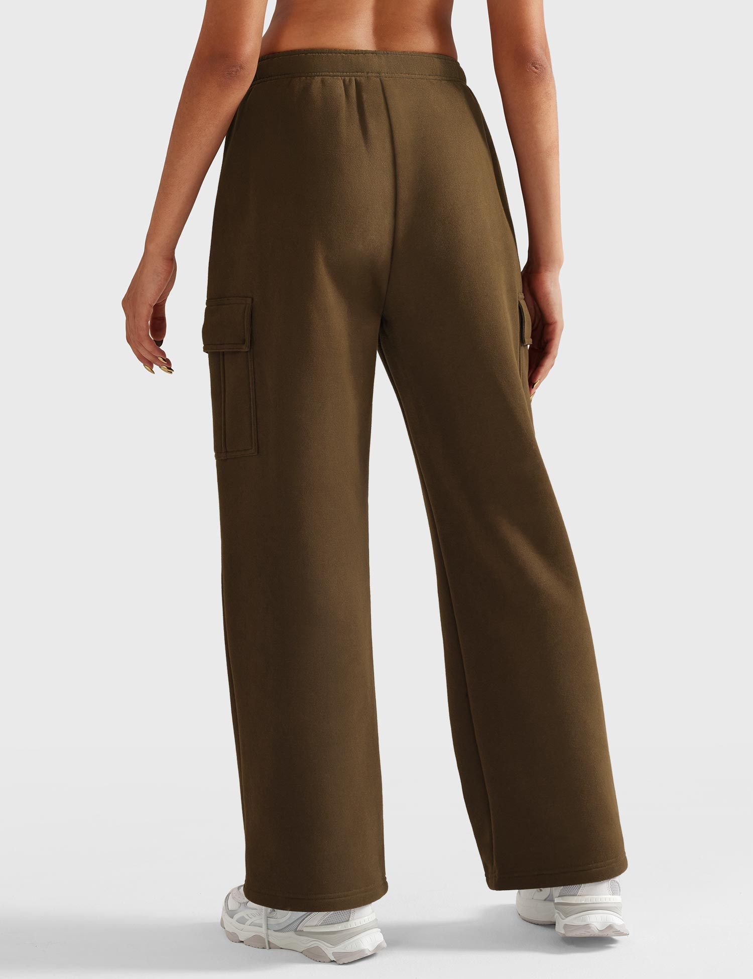 YGLEO Nairi Cargo Sweatpants