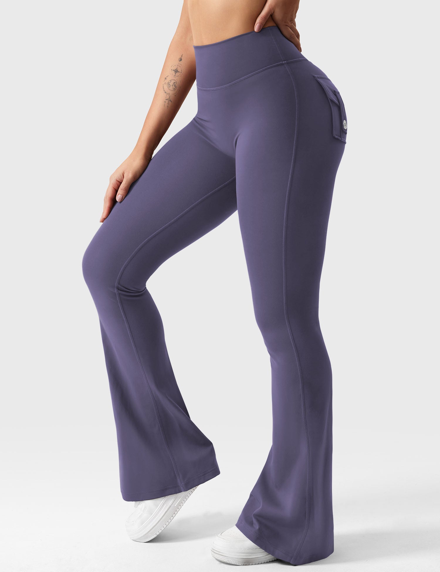 YGLEO Brittany Flared Leggings with Pockets
