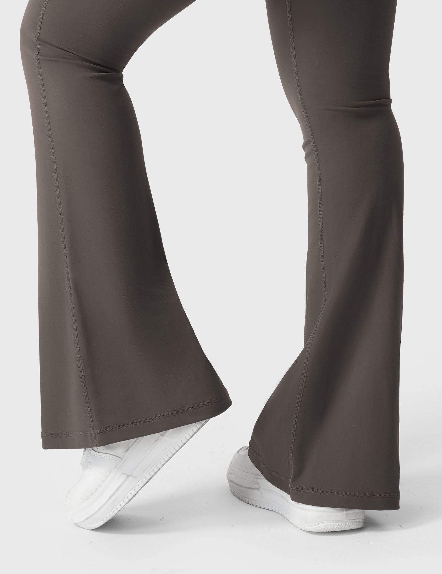 YGLEO Brittany Flared Leggings with Pockets