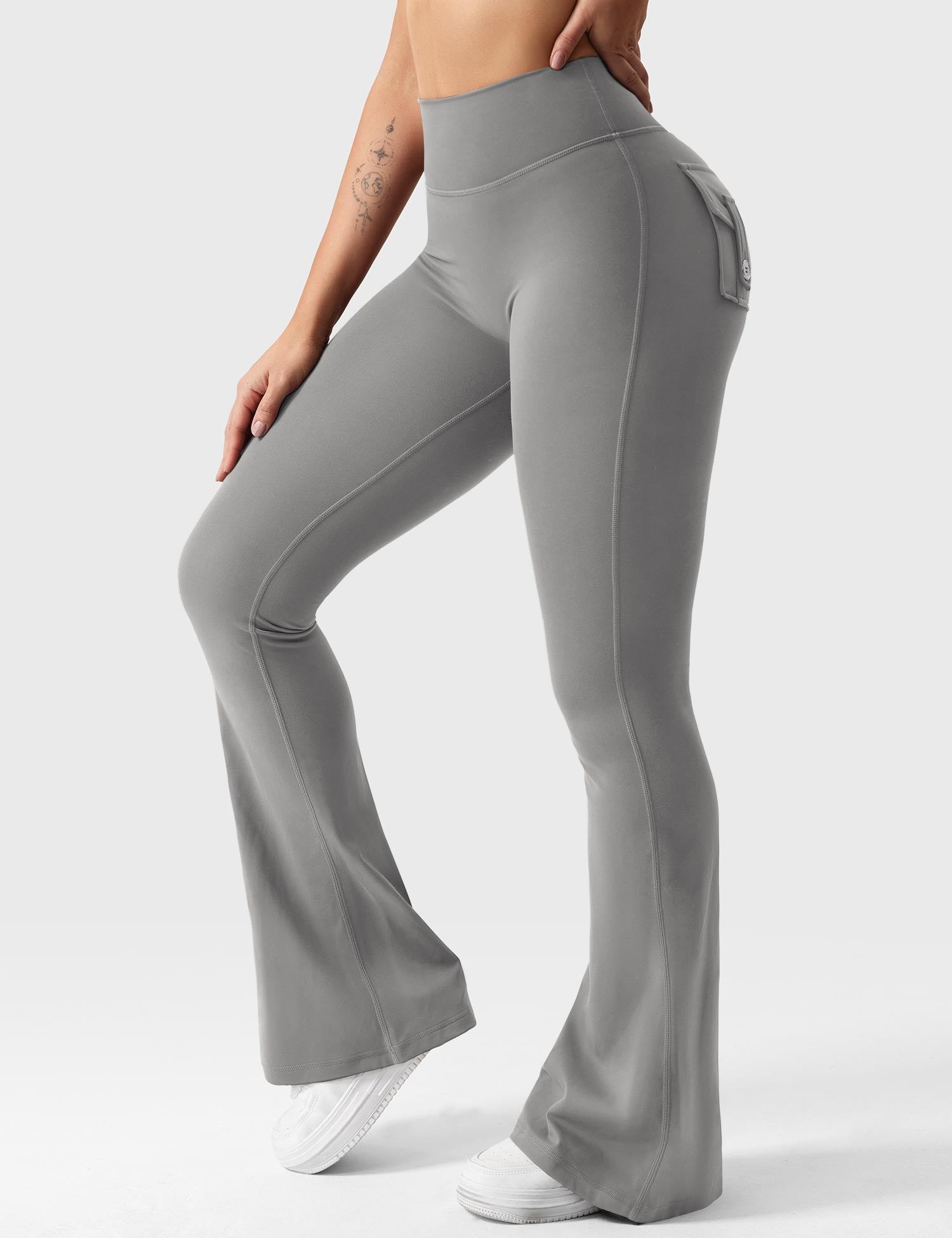 YGLEO Brittany Flared Leggings with Pockets