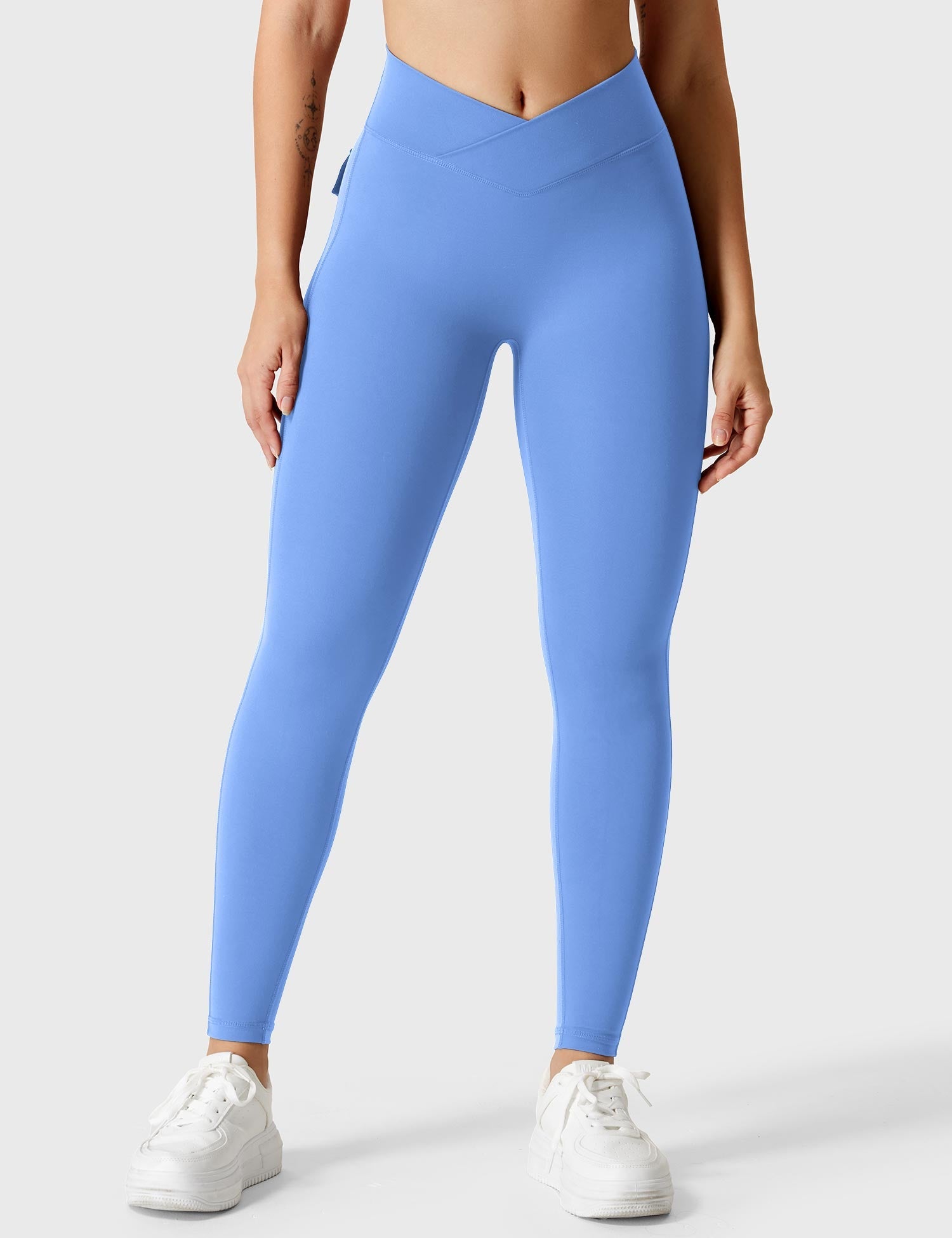 YGLEO V-waistband Charm Leggings