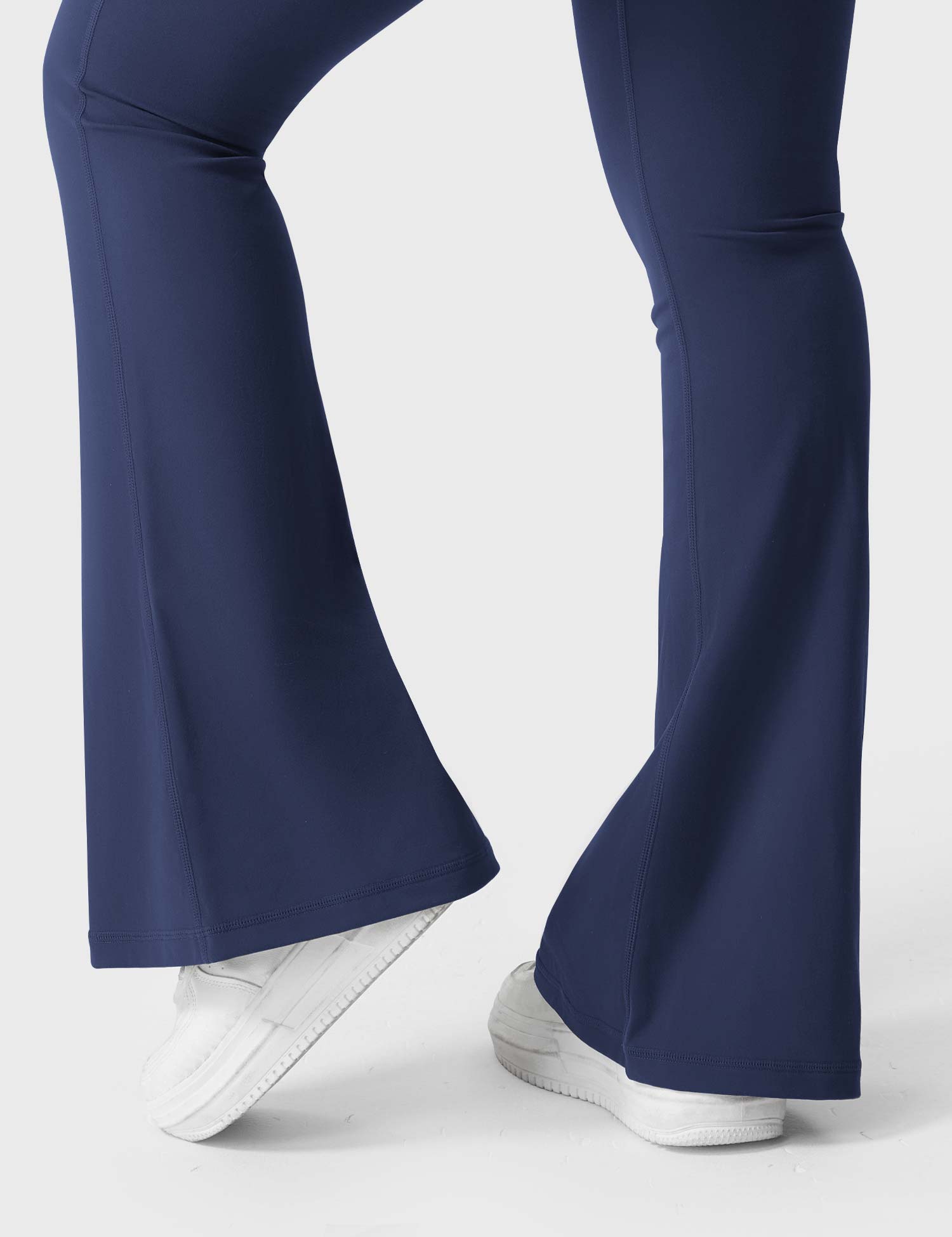 YGLEO Brittany Flared Leggings with Pockets